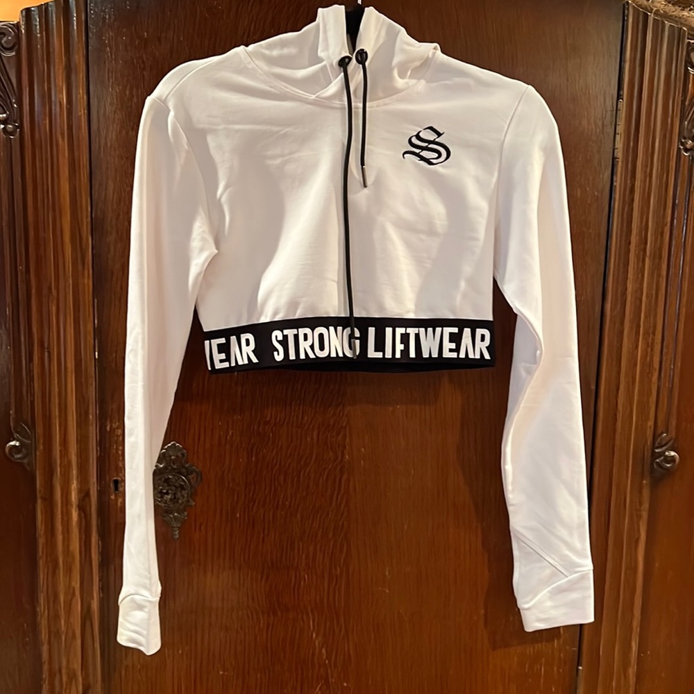 Strong Liftwear cropped fitted hoodie.
